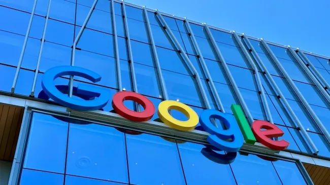USA:s regering &ouml;verv&auml;ger att tvinga Google att bryta upp i konkurrensm&aring;l