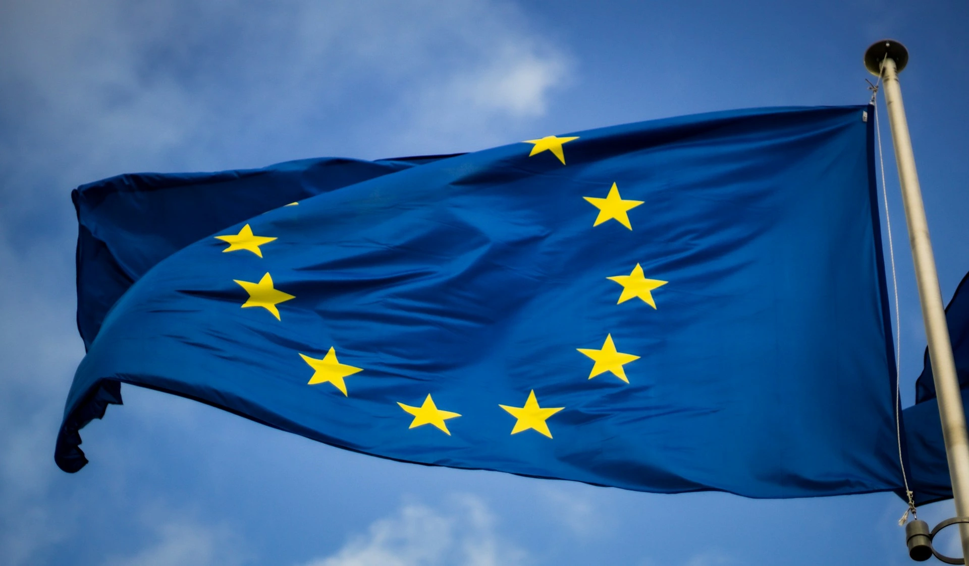 Europeiska Kommissionen Begär Information om Algoritmer från YouTube, TikTok och Snapchat