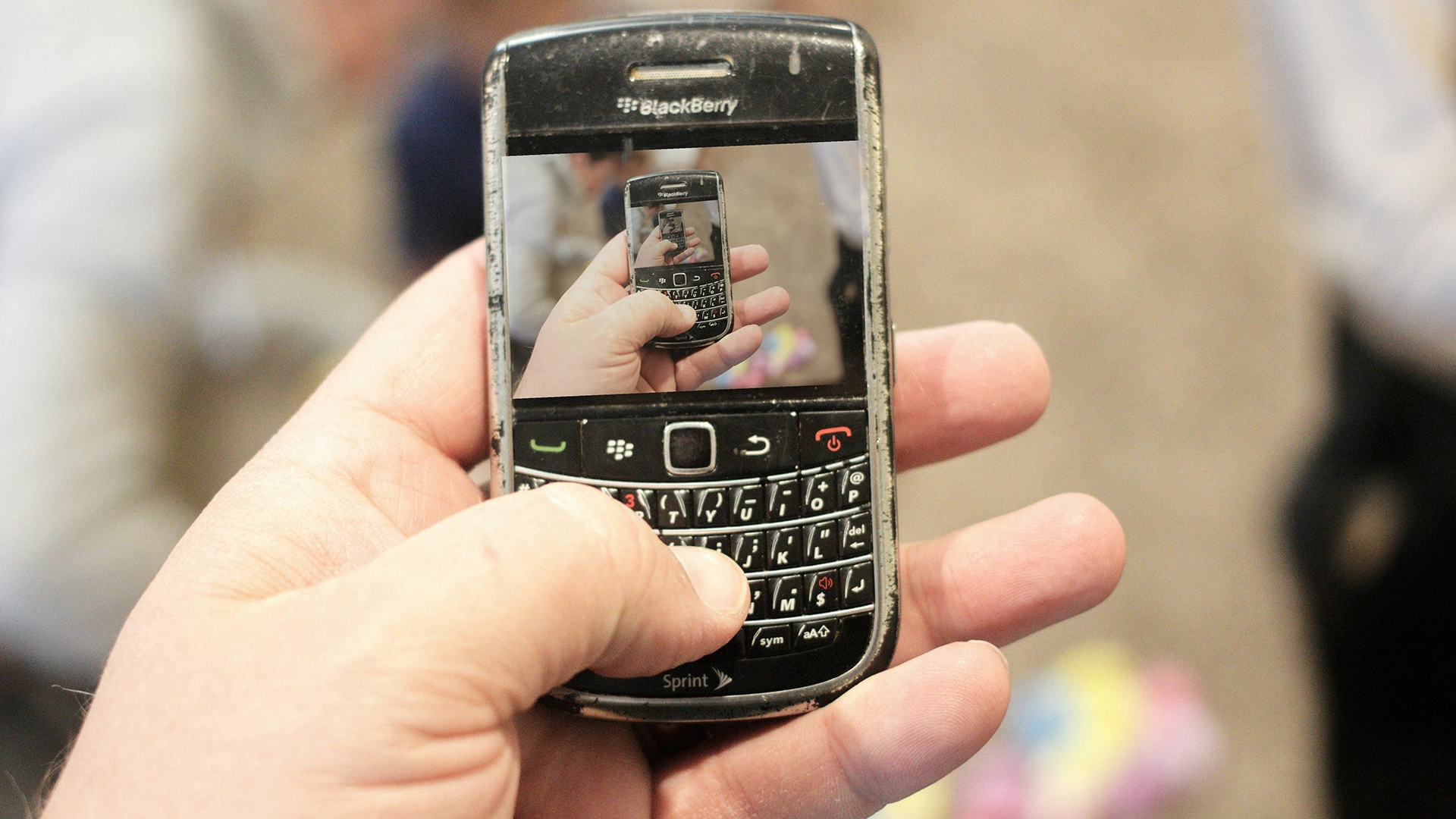Nostalgi Teknik: TikTok Återinför BlackBerry